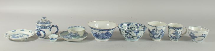 A COLLECTION OF CHINESE BLUE AND WHITE PORCELAIN; comprising a tea bowl, beaker, two bowls, side