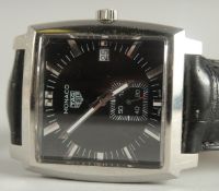 A GENTLEMAN'S TAG HEUER MONACO WRIST WATCH. WAW131A WUG 5316