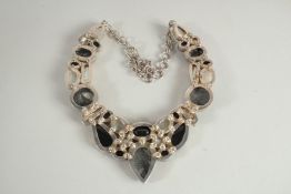 A FINE BAROQUE PEARL NECKLACE with magnetic, silver clasps.