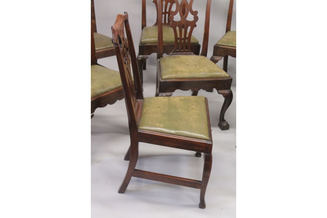 A GOOD HARLEQUIN SET OF EIGHT GEORGE II IRISH MAHOGANY DINING CHAIRS with comb back, slats, - Image 3 of 4