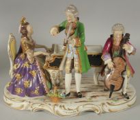 A 20TH CENTURY DRESDEN PORCELAIN GROUP, 