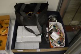 A large quantity of bijouterie.