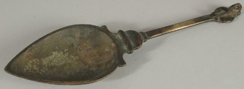 A RARE ROMAN OR ISLAMIC WHITE METAL SPOON, 20cm long.