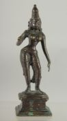 AN 18TH CENTURY SOUTH INDIAN BRONZE HINDU DEITY, 15.5cm high.