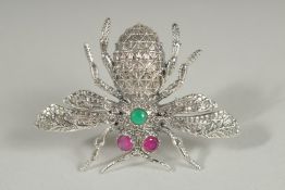 A SILVER AND ONYX SET LARGE BUMBLE BEE BROOCH.