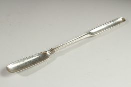 A GOOD VICTORIAN SILVER IRISH DOUBLE ENDED MARROW SCOOP. Dublin 1852.