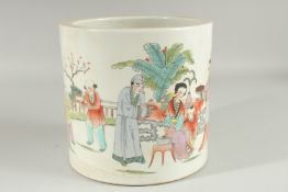 A CHINESE FAMILLE ROSE CIRCULAR BRUSH POT.