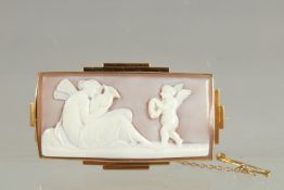 A GOOD 9 CARAT GOLD CAMEO BROOCH.