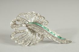 A SUPERB 18CT WHITE GOLD, DIAMOND AND EMERALD ART DECO PEACOCK DESIGN BROOCH set with diamonds and