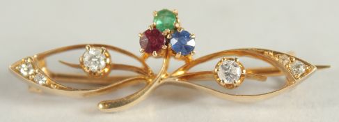 AN 18CT GOLD, DIAMOND AND SAPPHIRE BAR BROOCH.