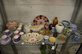 Quantity of decorative china.