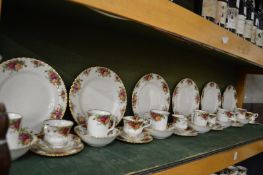 Royal Albert Old Country Roses six place dinner/tea service comprising dinner plate, tea plate,