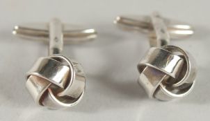 A PAIR OF DUNHILL CUFF LINKS.