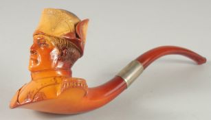 A SUPERB CARVED MEERSCHAUM PIPE 