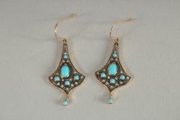 A PAIR OF 9CT GOLD TURQUOISE AND PEARL DROP EARRINGS.