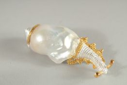 A SILVER GOLD PLATED SNAIL BROOCH - PENDANT.