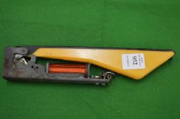 An early electronic car indicator.