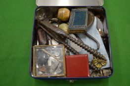 Box of miscellaneous collectables.