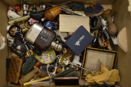 Miscellaneous collectables.