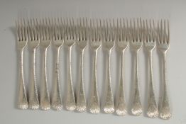 A SET OF 12 IRISH GEORGE III SILVER DESSERT FORKS. Dublin 1772. Maker: Michael Keating. Weight: