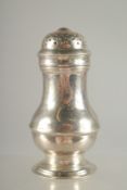 A GEORGE II SILVER BUN PEPPER. London 1738. Maker: George Jones.