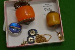 A small group of jewellery.