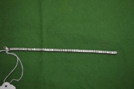 Decorative line bracelet.