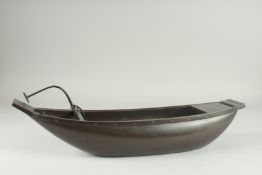 A JAPANESE MEIJI PERIOD BRONZE IKEBANA BOAT, 53cm long.