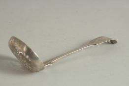 A VICTORIAN SILVER FIDDLE PATTERN SIFTER SPOON. London 1846. Maker: J S& M S.