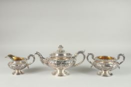 A WILLAM IV SILVER THREE PIECE TEA SERVICE, Edinburgh, 1833, of squat pedestal form, each piece with