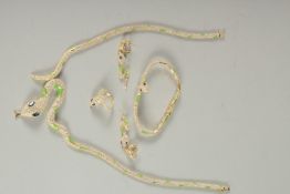 A GOOD GOLD PLATED SNAKE NECKLACE, BRACELET AND EARRINGS.