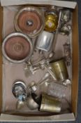A quantity of plated items.
