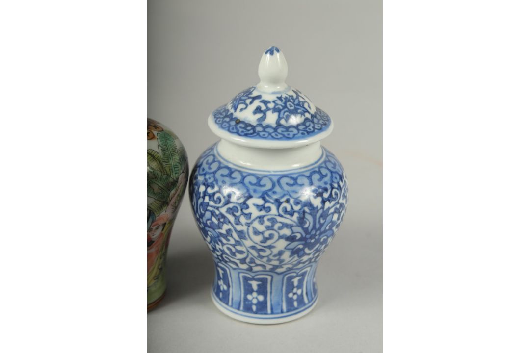 FOUR CHINESE MINIATURE POTTERY PIECES, including a small Hoi An Hoard shipwreck cargo pot, a famille - Image 5 of 6