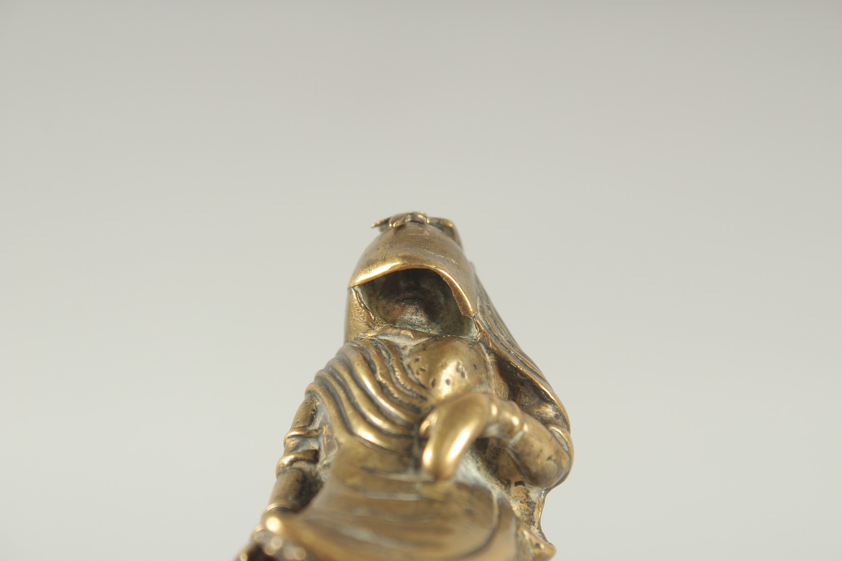TWO EARLY 19TH CENTURY INDIAN BRASS CHESS PIECES, of a male and female, tallest 7cm high. - Image 7 of 8