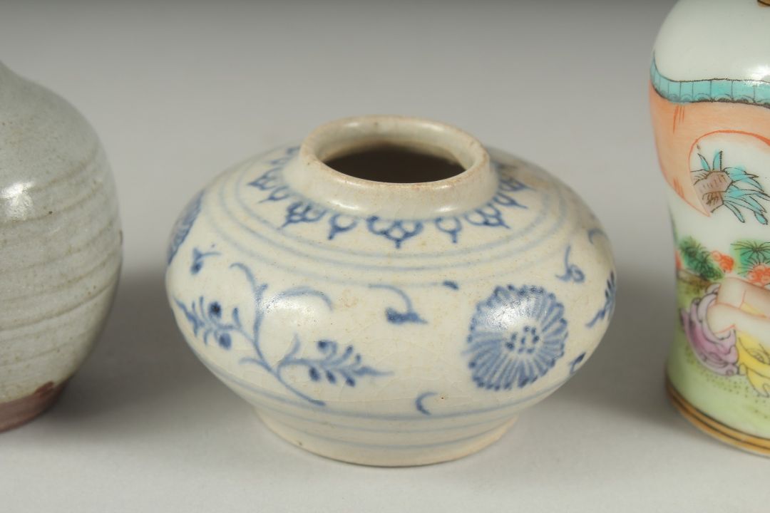 FOUR CHINESE MINIATURE POTTERY PIECES, including a small Hoi An Hoard shipwreck cargo pot, a famille - Image 3 of 6