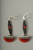 A PAIR OF SILVER AND CORNELIAN DECO STYLE EARRINGS.