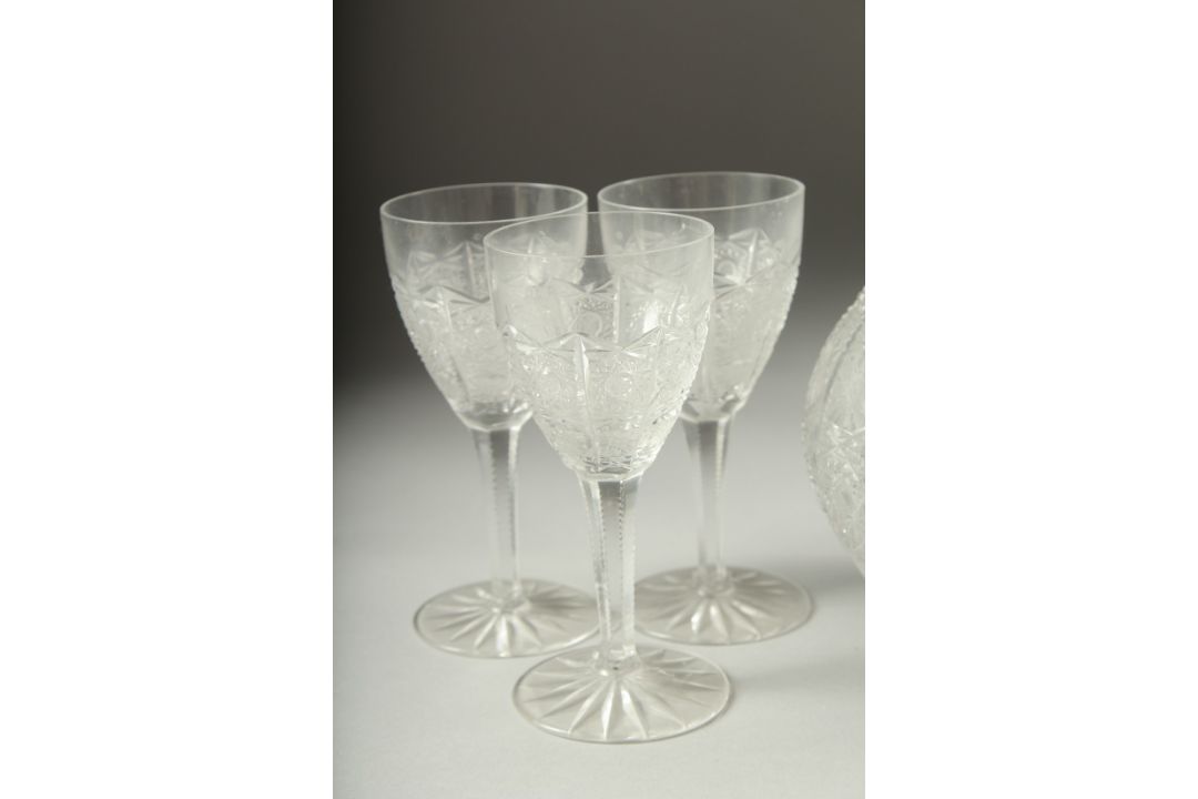 A GOOD CUT GLASS SHERRY DECANTER AND STOPPER, SIX GLASSES AND BOWL AND COVER.(8). - Image 2 of 5