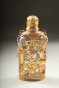 A SUPERB GLASS AND GOLD OVERLAY SCENT BOTTLE, AMITTE GAGE DE MON. 7cm long.