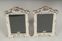 A SILVER PHOTOGRAPH FRAME 8ins x 5.5ins