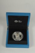 THE ROYAL MINT 1952 - 2012. THE QUEEN'S DIAMOND JUBILEE. SILVER FIVE OUNCE COIN.