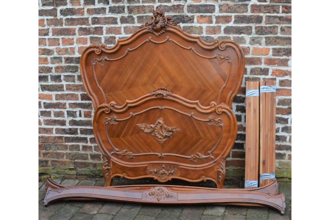 French style single bed with rococo embellishments & kingwood quarter veneer - Image 1 of 3