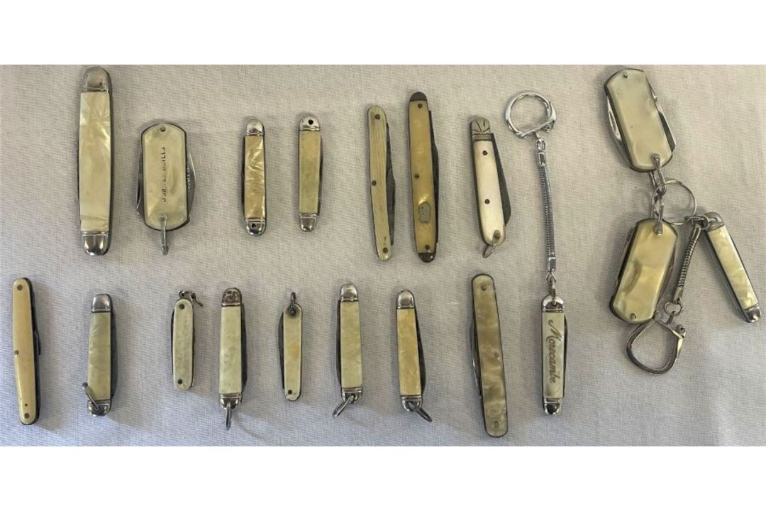 Selection of miniature pocket pen knives, some with key rings