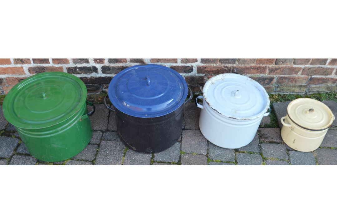 3 large enamel pots and one smaller - Image 2 of 2