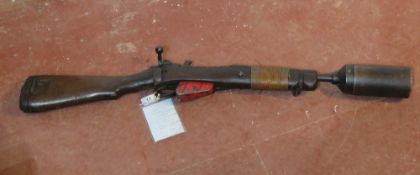A deactivated Lee Enfield grenade launcher.