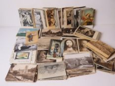 A large quantity of assorted postcards, mostly art, sculpture, architectural etc.