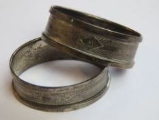 A pair of HM silver napkin rings, hallmarked for Birmingham, 21.4g.
