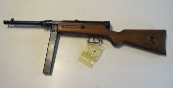 A deactivated Beretta Mod. 38/44 sub mac