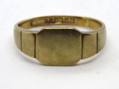 A 9ct gold signet ring, unengraved, hallmarked 375, size P, 3.4g.