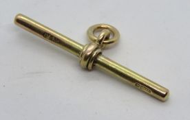 A 9ct gold T-bar, partial 375 hallmark, 3.