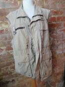 A Globetrotter utility gillet size XXL.